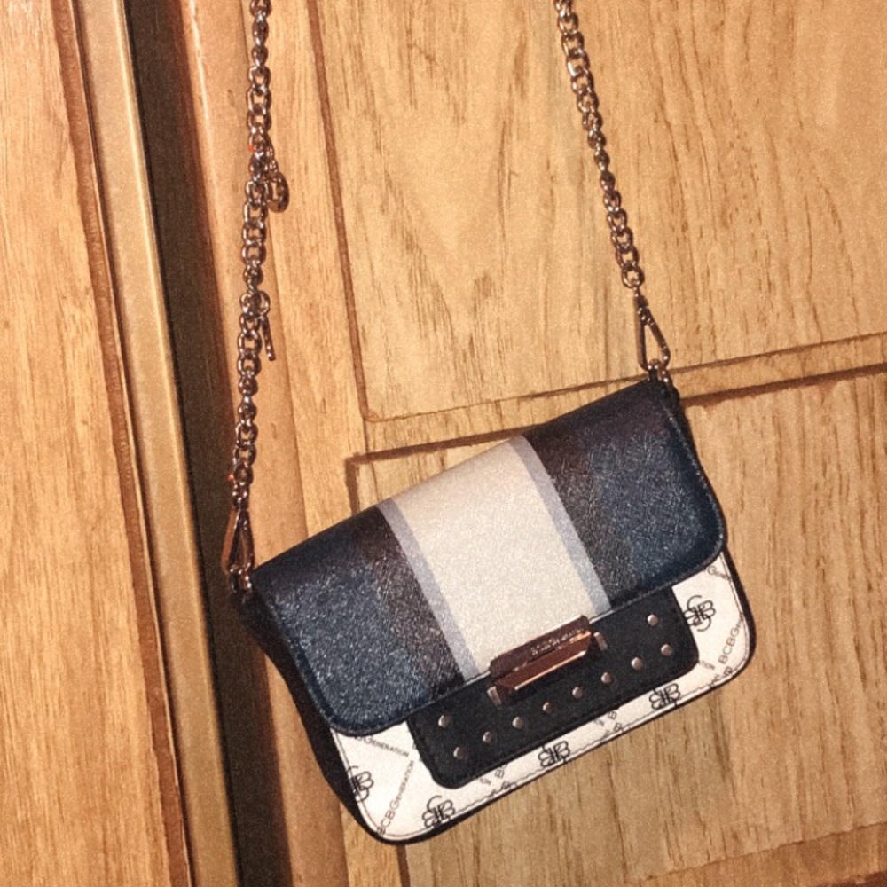 Crossbody purse